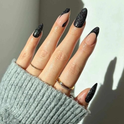 BlackGlitterWavyNailsByrdieBlackGlitterNails-7a71341ef3d94881b53d42871f3ccbd2