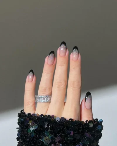 black-and-glitter-nail-art-glitter-ombre-heads-bling-winter-sign-shimmer-party-fall-gradient_600x600